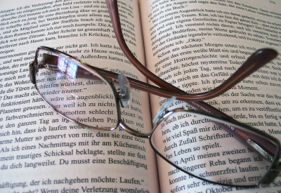Buchtipp_November_159147_web_R_K_B_by_Joujou_pixelio.de